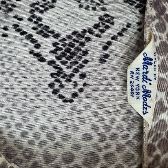 Vintage snakeskin print popover blouse. - Picture 3 of 3